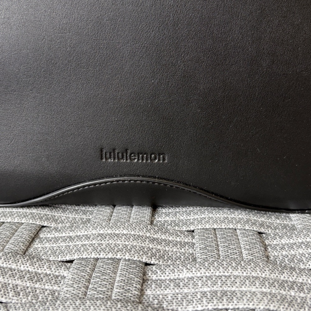 Lululemon Leather Alternative Shoulder Bag Black Gold 8L Dust Bag Pockets NEW - Picture 7 of 15